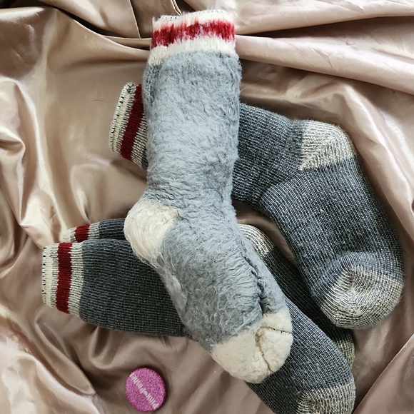 Free with purchaCampfire Ready 🔥 Kids EXTRA Thick Monkey Socks 2 pair unbranded - Picture 3 of 4